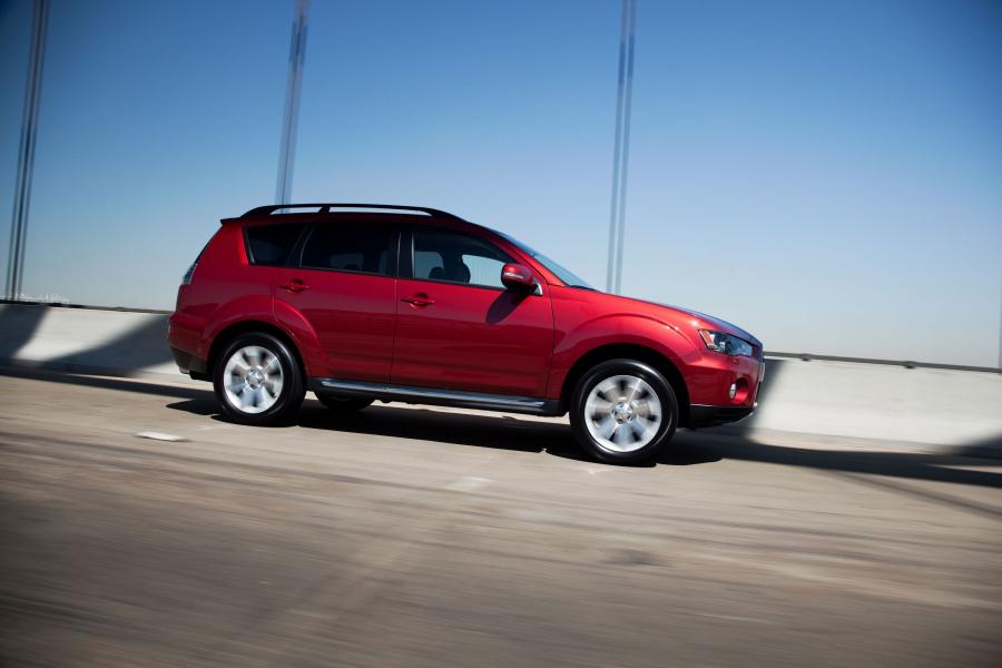  Mitsubishi Outlander 2010 года  (фото 26 из 28)